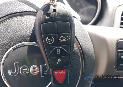 2013 Jeep Grand Cherokee Laredo z USA, uszkodzony, nr VIN 1C4RJFAT9DC574617